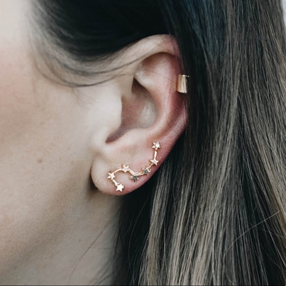 Jewelry - HOST PICK 🎉NEW🎉 Star Earring Climbers